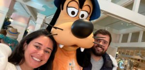 café da manhã com personagens na Disney Destaque