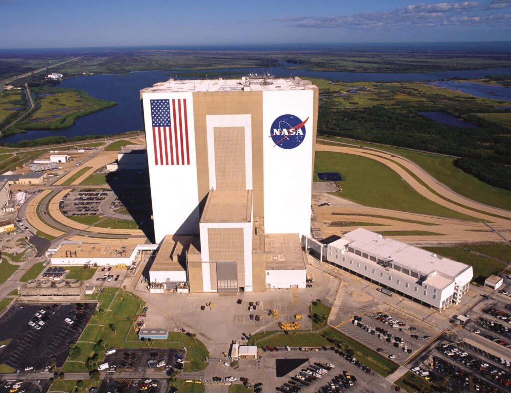 Kennedy-Space-Center-Apollo_Saturn-V-Center