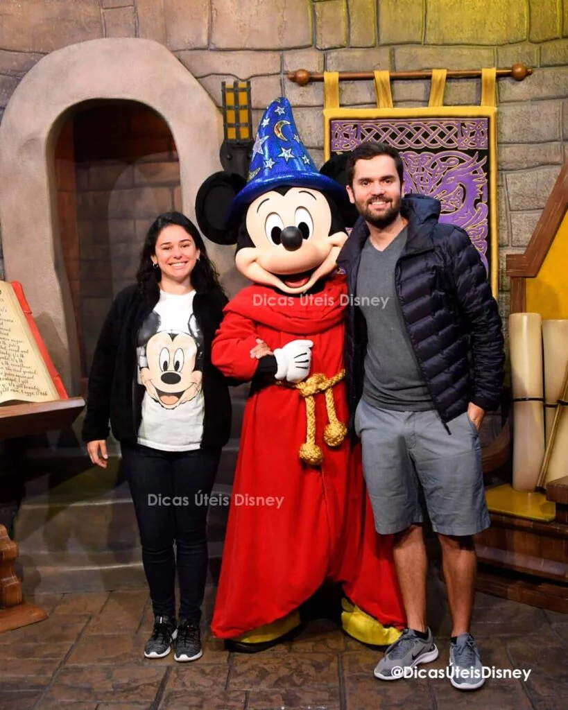 Como é a Commissary Lane no Hollywood Studios mickey feiticeiro
