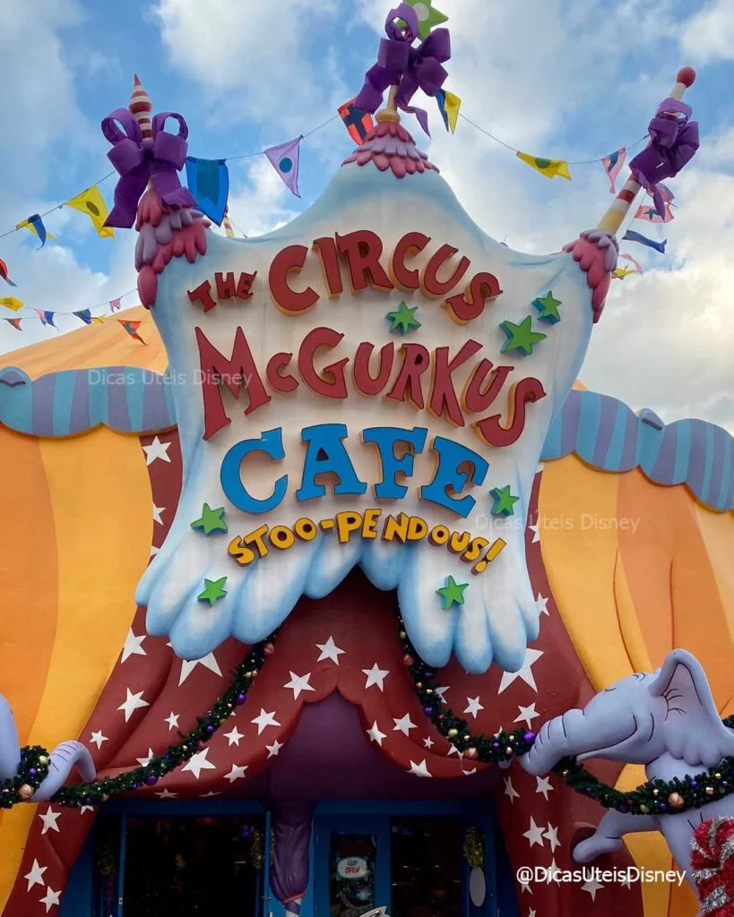 como-area-dr-seuss-parque-islands-of-adventure-restaurante-Circus-McGurkus-Cafe-Stoo-pendous-dicas-uteis-disney