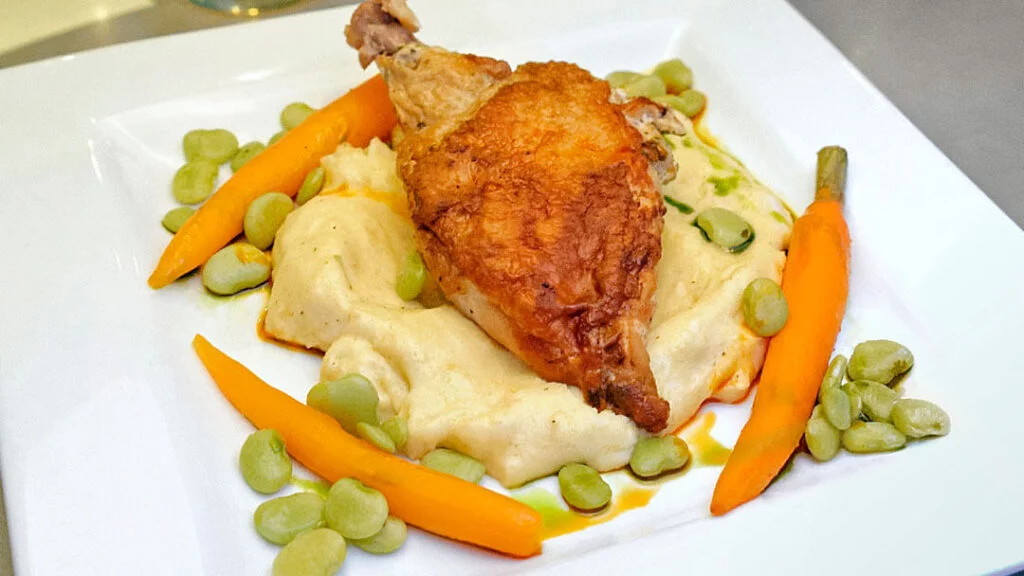 como-e-area-mako-seaworld-orlando-restaurante-shark-underwatter-grill-prato-dicas-uteis-disney